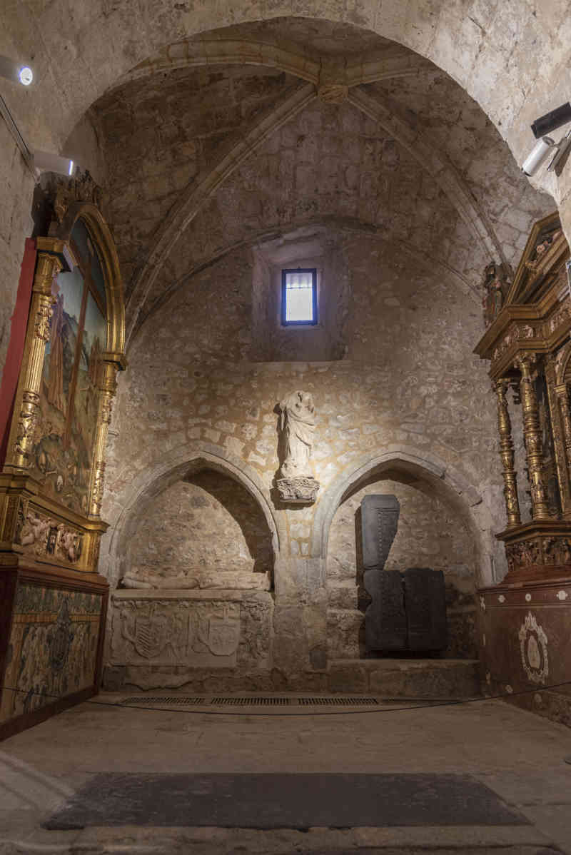 Cuenca 024 - catedral de Santa María y San Julián - capilla de San Bartolomé.jpg